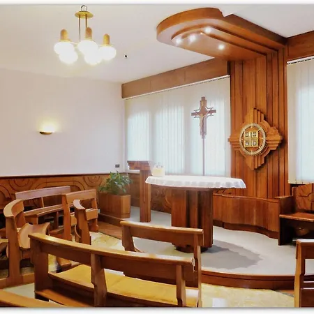 Casa Per Ferie Cardinal G. Guarino * روما