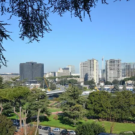 فندق مبيت وإفطار Casa Per Ferie Cardinal G. Guarino روما