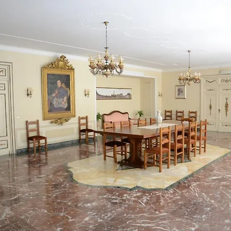 فندق مبيت وإفطار Casa Per Ferie Cardinal G. Guarino *