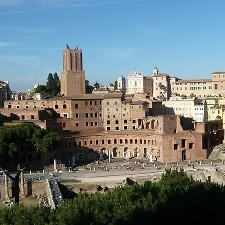 فندق مبيت وإفطار Casa Per Ferie Cardinal G. Guarino روما