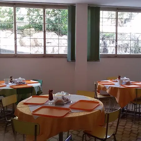 فندق مبيت وإفطار Casa Per Ferie Cardinal G. Guarino روما