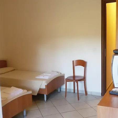 Casa Per Ferie Cardinal G. Guarino * روما