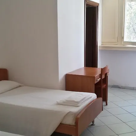 فندق مبيت وإفطار Casa Per Ferie Cardinal G. Guarino *