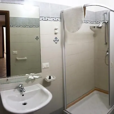 Casa Per Ferie Cardinal G. Guarino فندق مبيت وإفطار