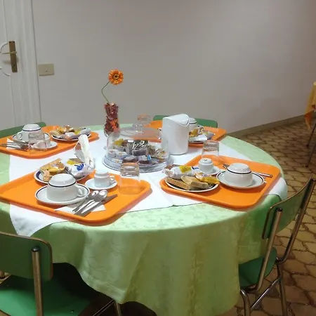 Casa Per Ferie Cardinal G. Guarino * روما