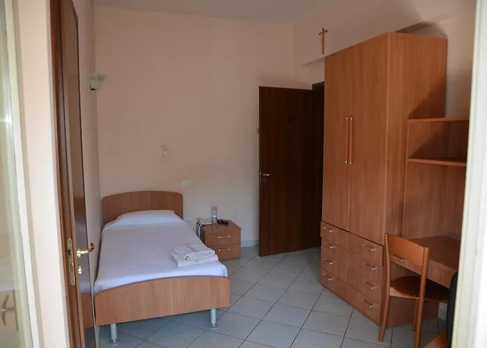 Casa Per Ferie Cardinal G. Guarino