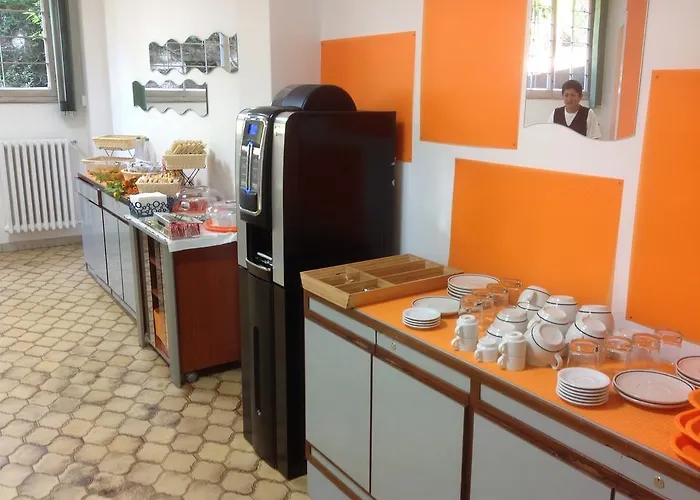 Casa Per Ferie Cardinal G. Guarino * Ρώμη