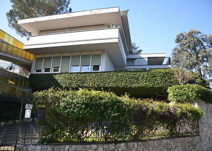 Casa Per Ferie Cardinal G. Guarino Bed and Breakfast Ρώμη