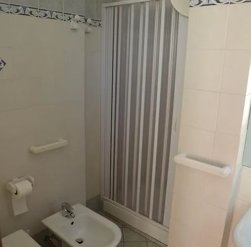 Casa Per Ferie Cardinal G. Guarino Bed and Breakfast Ρώμη