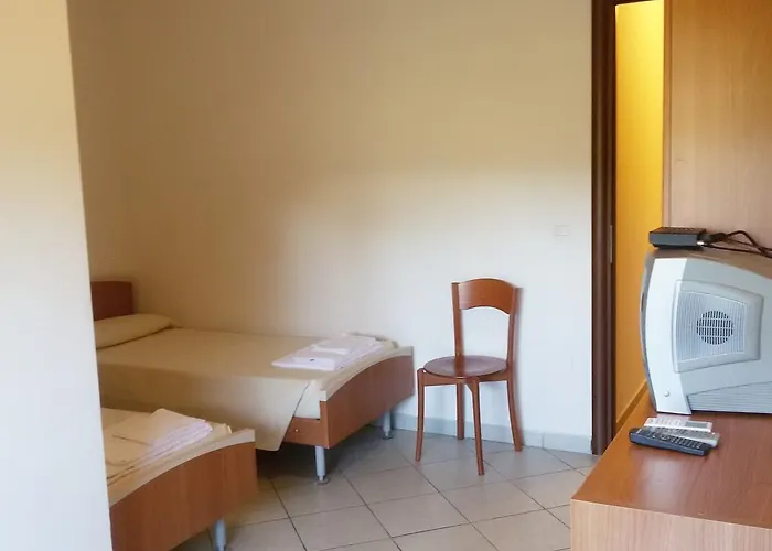 Casa Per Ferie Cardinal G. Guarino * Ρώμη