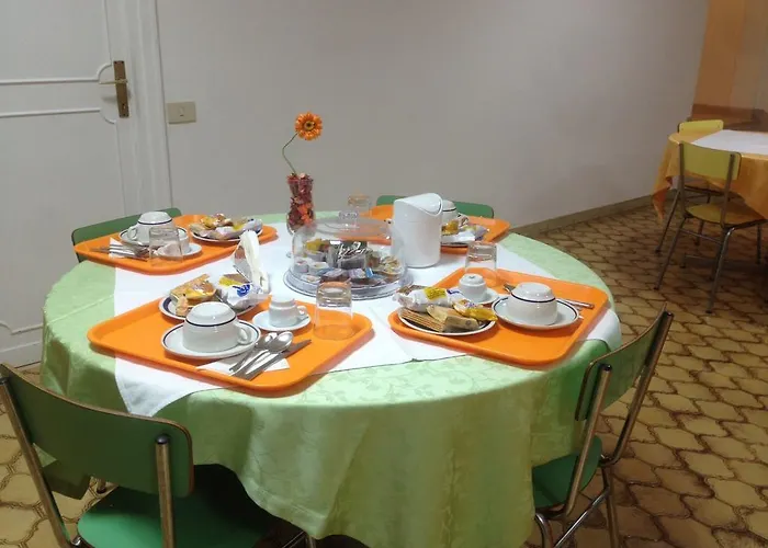 Casa Per Ferie Cardinal G. Guarino * Ρώμη