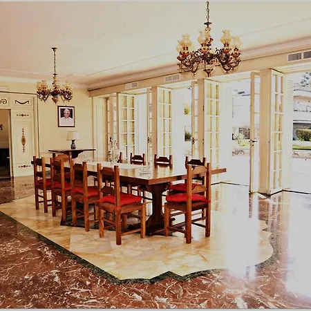 Casa Per Ferie Cardinal G. Guarino Frühstückspension Rom